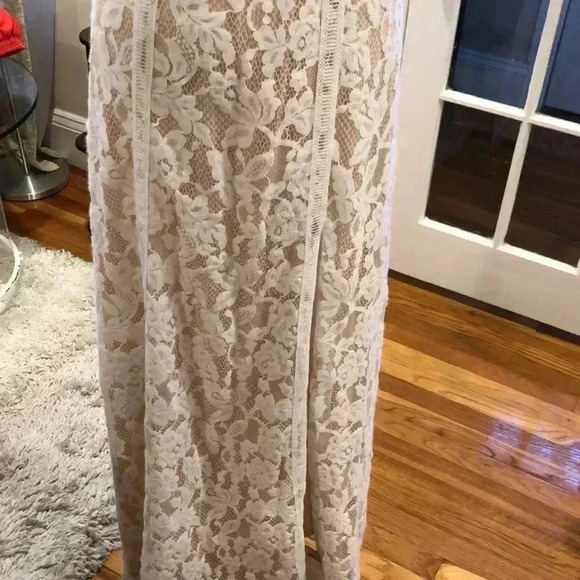 Lulu’s ‘This Moment in Time’ white lace ruffled maxi dress with slit.  Size S. - Picture 3 of 13